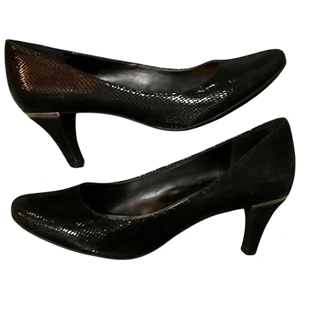 BCBGeneration Gumby Snakeskin Leather Kitten Heel Pumps - Picture 2 of 7